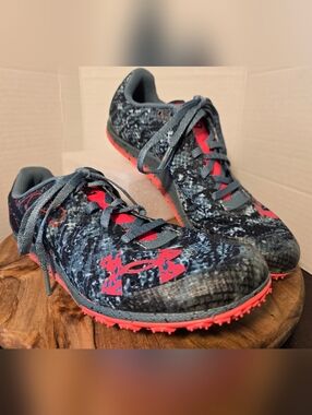 Under Armour UA Brigade XC Low Track Spikes Men’s Size 6 Women’s Size 7.5